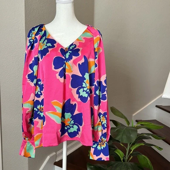 ENTRO Floral Hot Pink Satin Blouse - Picture 4 of 11